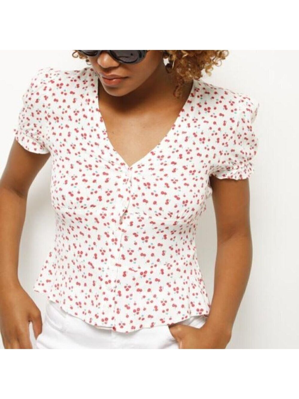 Olivaceous Thursdays Red and White Floral Button-Up Top Size Medium